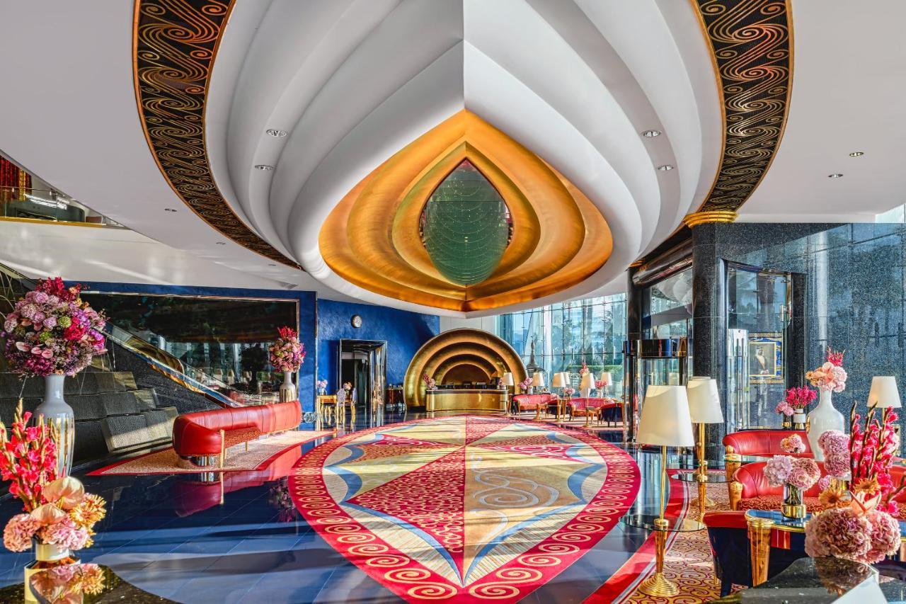 Burj Al Arab Jumeirah Dubai Exterior foto The lobby of the hotel