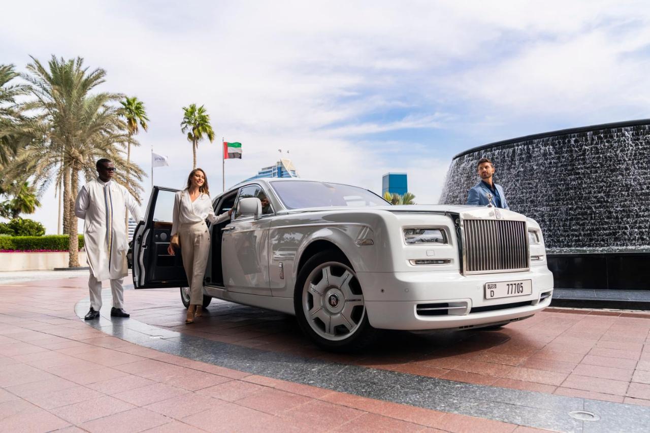 Burj Al Arab Jumeirah Dubai Exterior foto Rolls-Royce Phantom