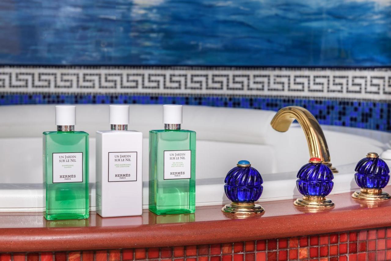 Burj Al Arab Jumeirah Dubai Exterior foto Bathroom amenities