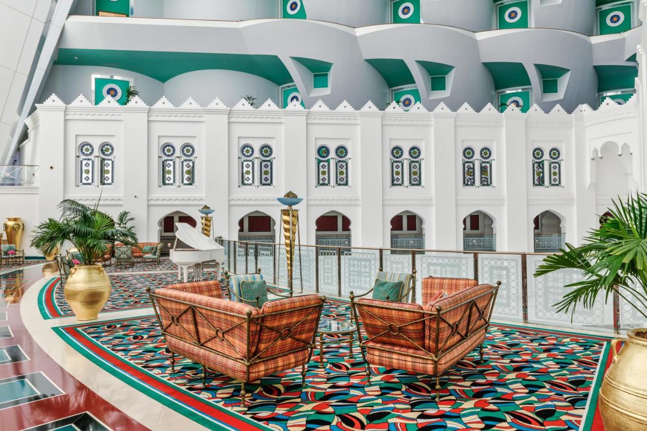 Burj Al Arab Jumeirah Dubai Exterior foto The interior of the hotel