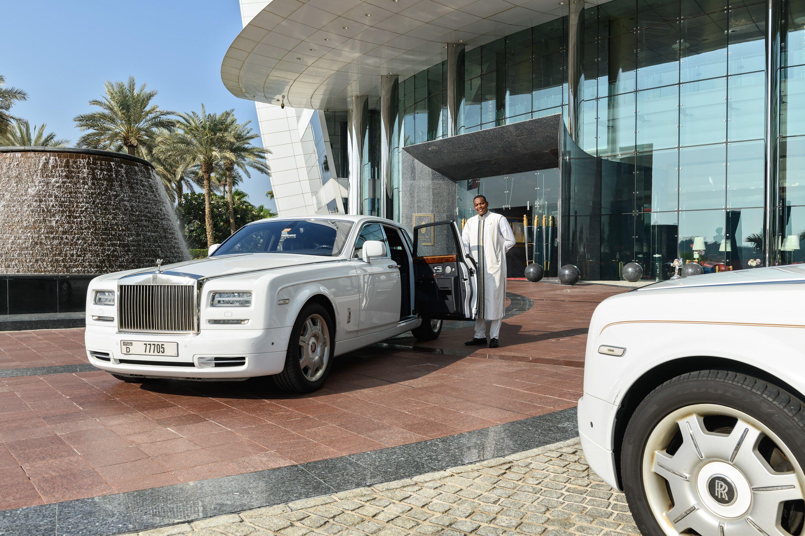Burj Al Arab Jumeirah Dubai Exterior foto Rolls-Royce Phantom